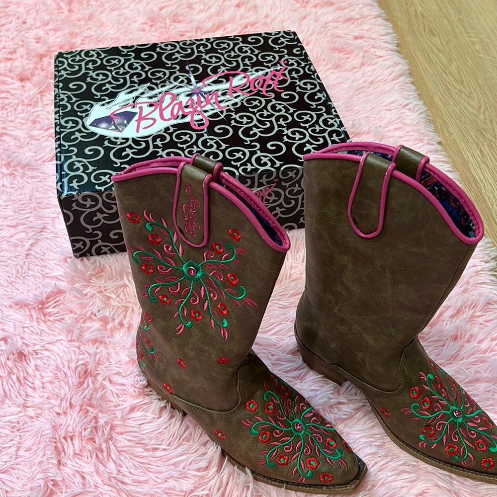 Girl boots